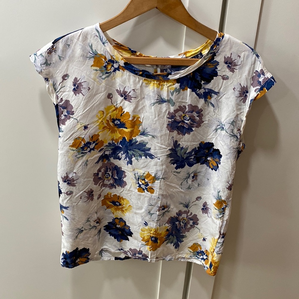 Abercrombie & Fitch top